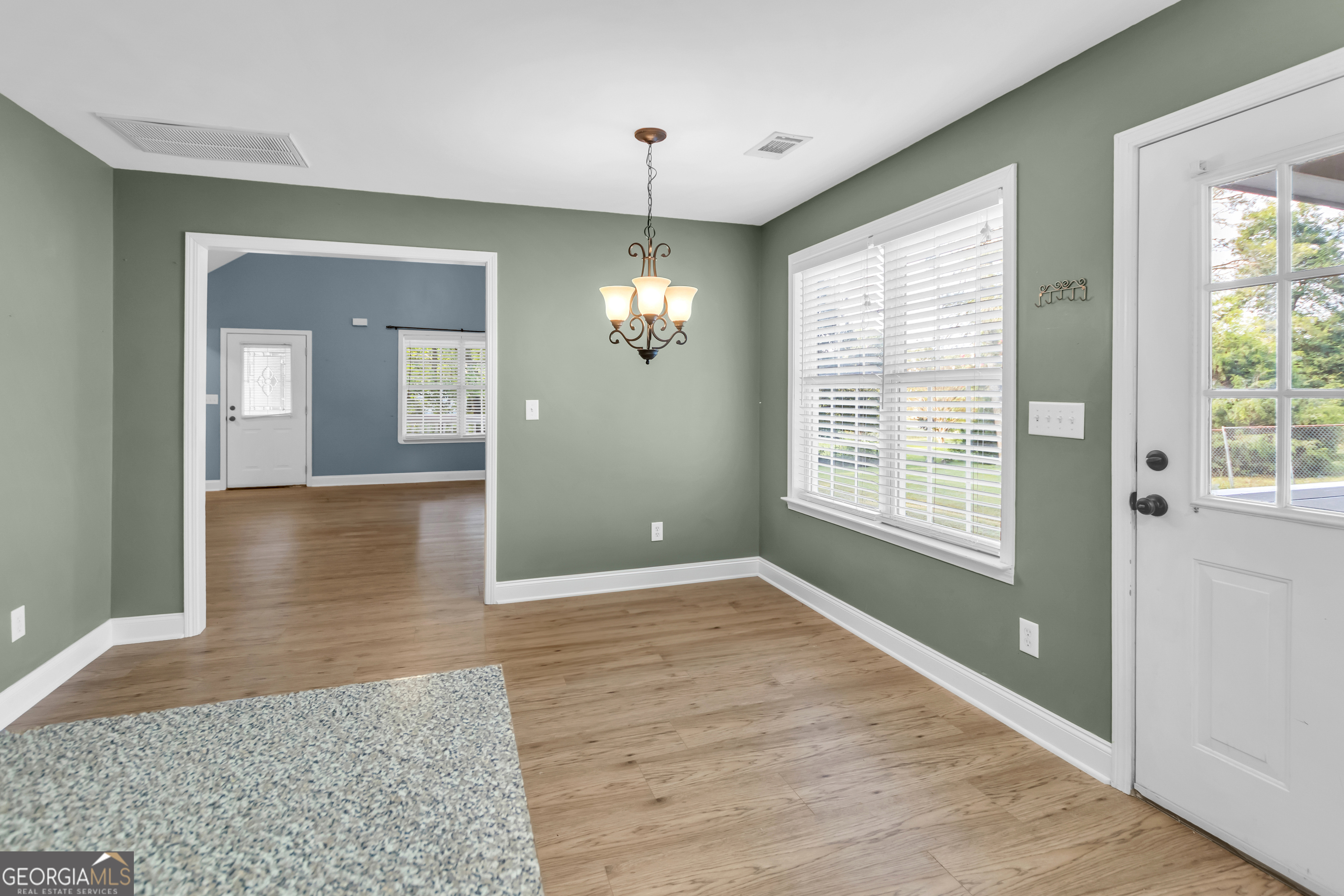 Cleveland, Georgia 30528, United States, 3 Bedrooms Bedrooms, ,2 BathroomsBathrooms,Residential,Active,201119