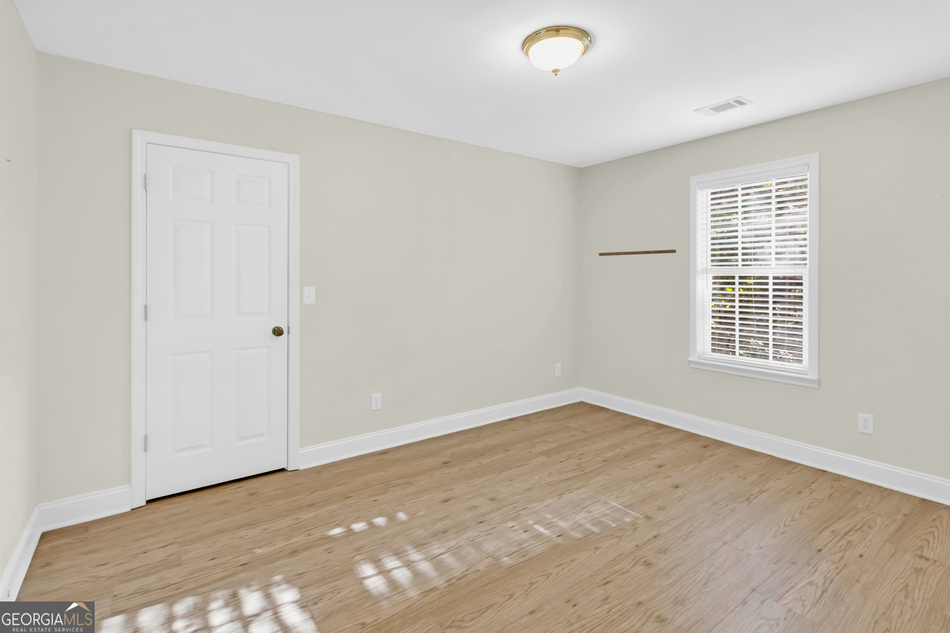 Cleveland, Georgia 30528, United States, 3 Bedrooms Bedrooms, ,2 BathroomsBathrooms,Residential,Active,201119