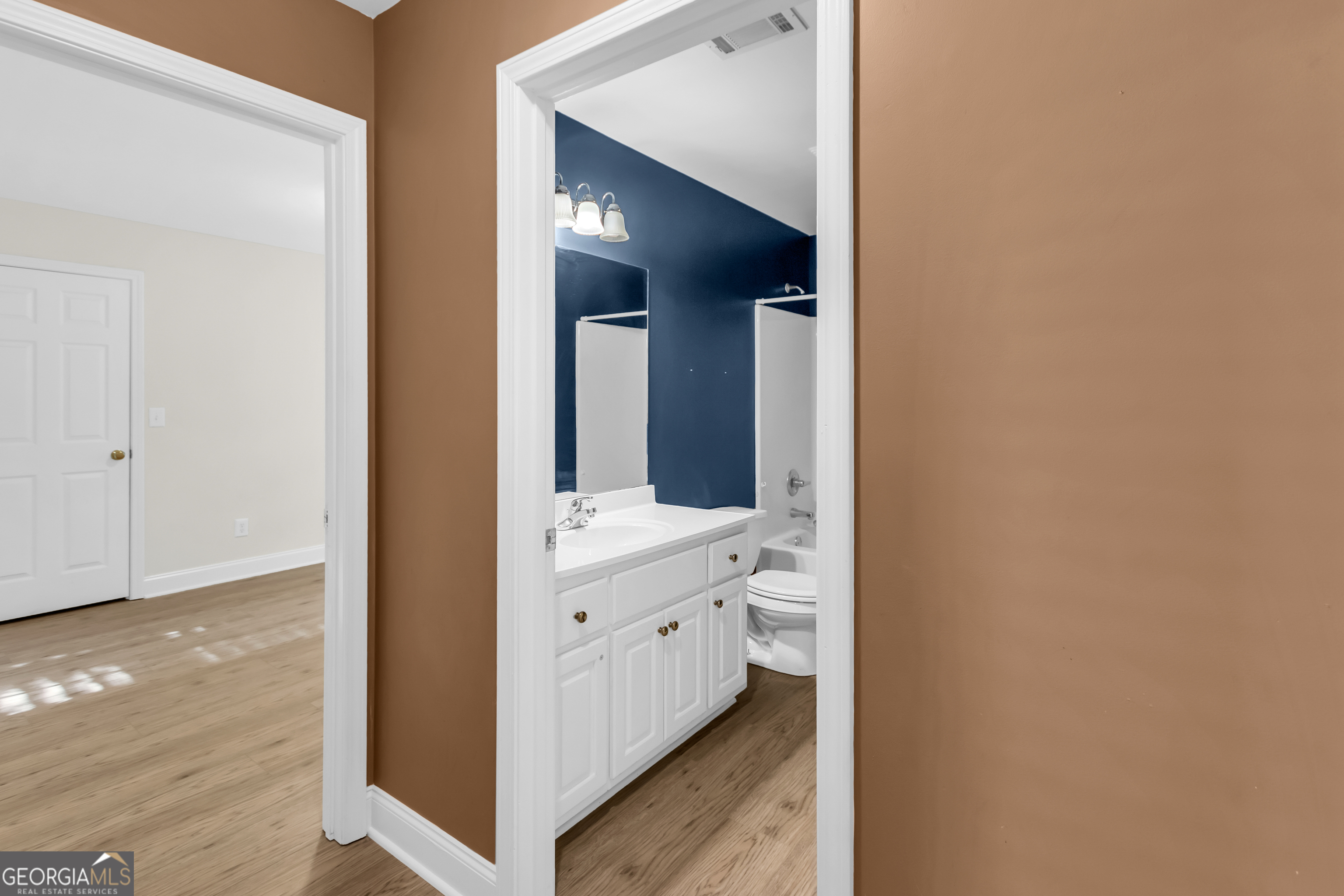 Cleveland, Georgia 30528, United States, 3 Bedrooms Bedrooms, ,2 BathroomsBathrooms,Residential,Active,201119