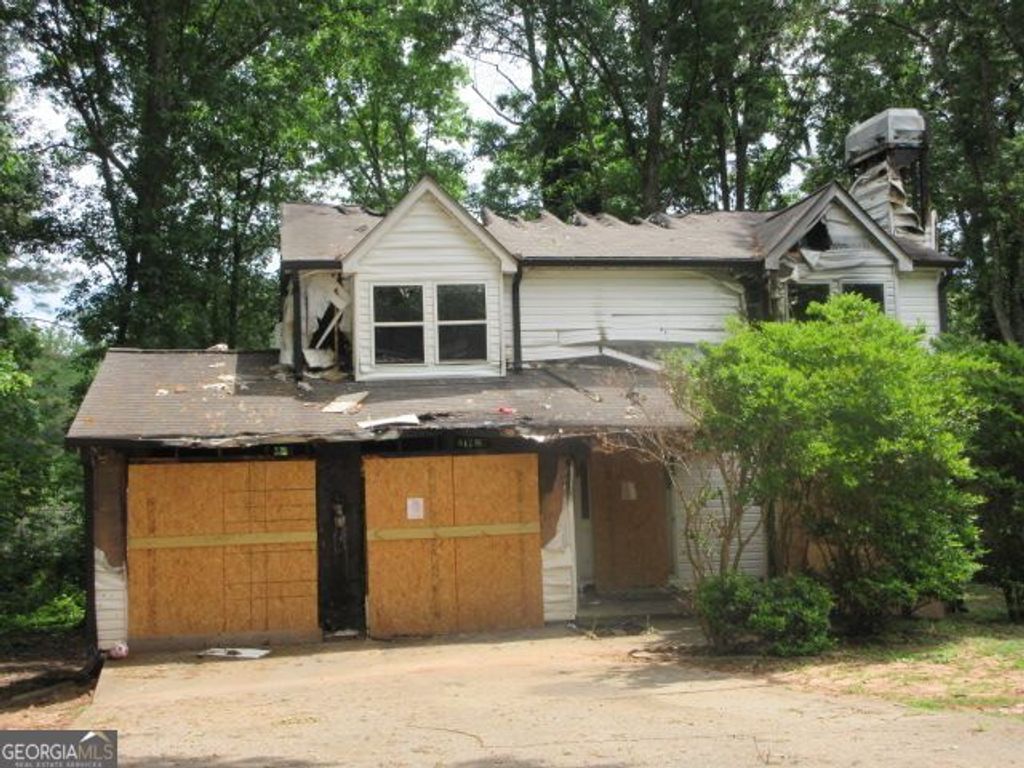 Photo of 5333 Greenhedge Trail, Stone Mountain, GA 30088 (MLS # 10760059)