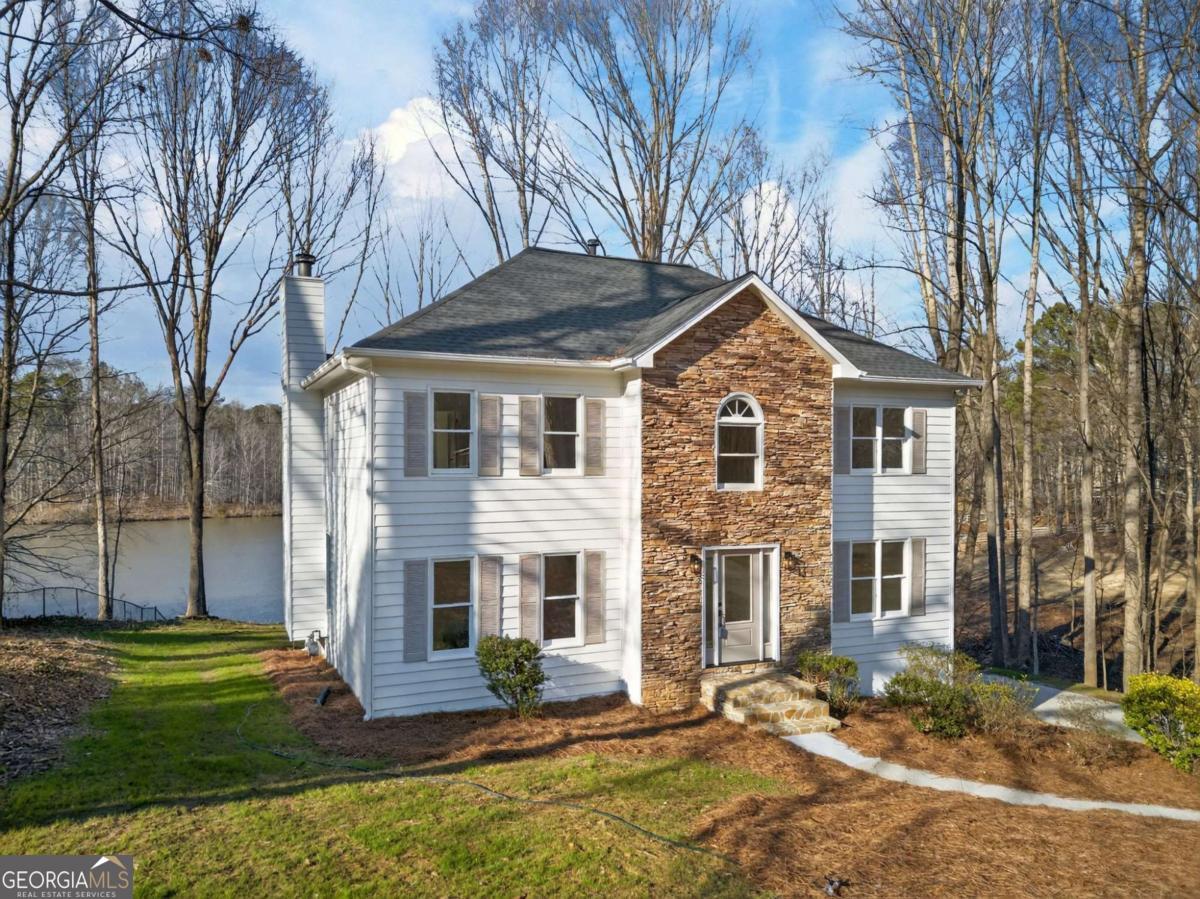 511 Lakeside DR