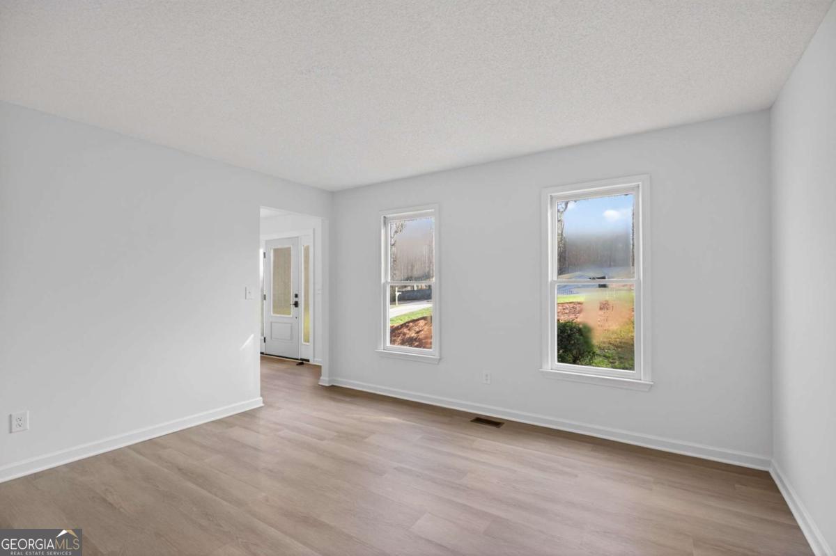 511 Lakeside DR