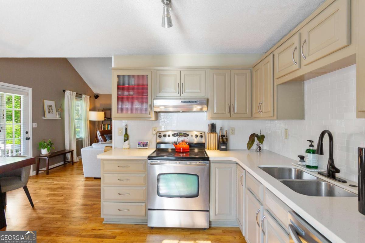 Atlanta, Georgia 30318, United States, 3 Bedrooms Bedrooms, ,2 BathroomsBathrooms,Residential,Active,106235