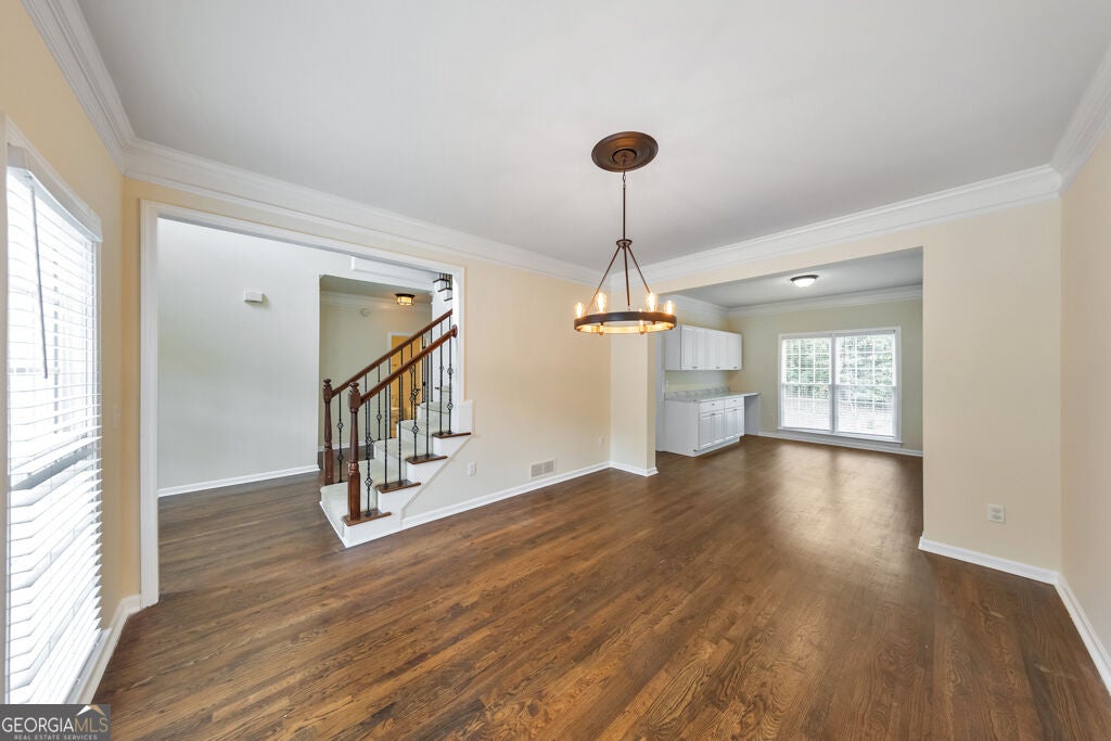 396 Collegiate DR