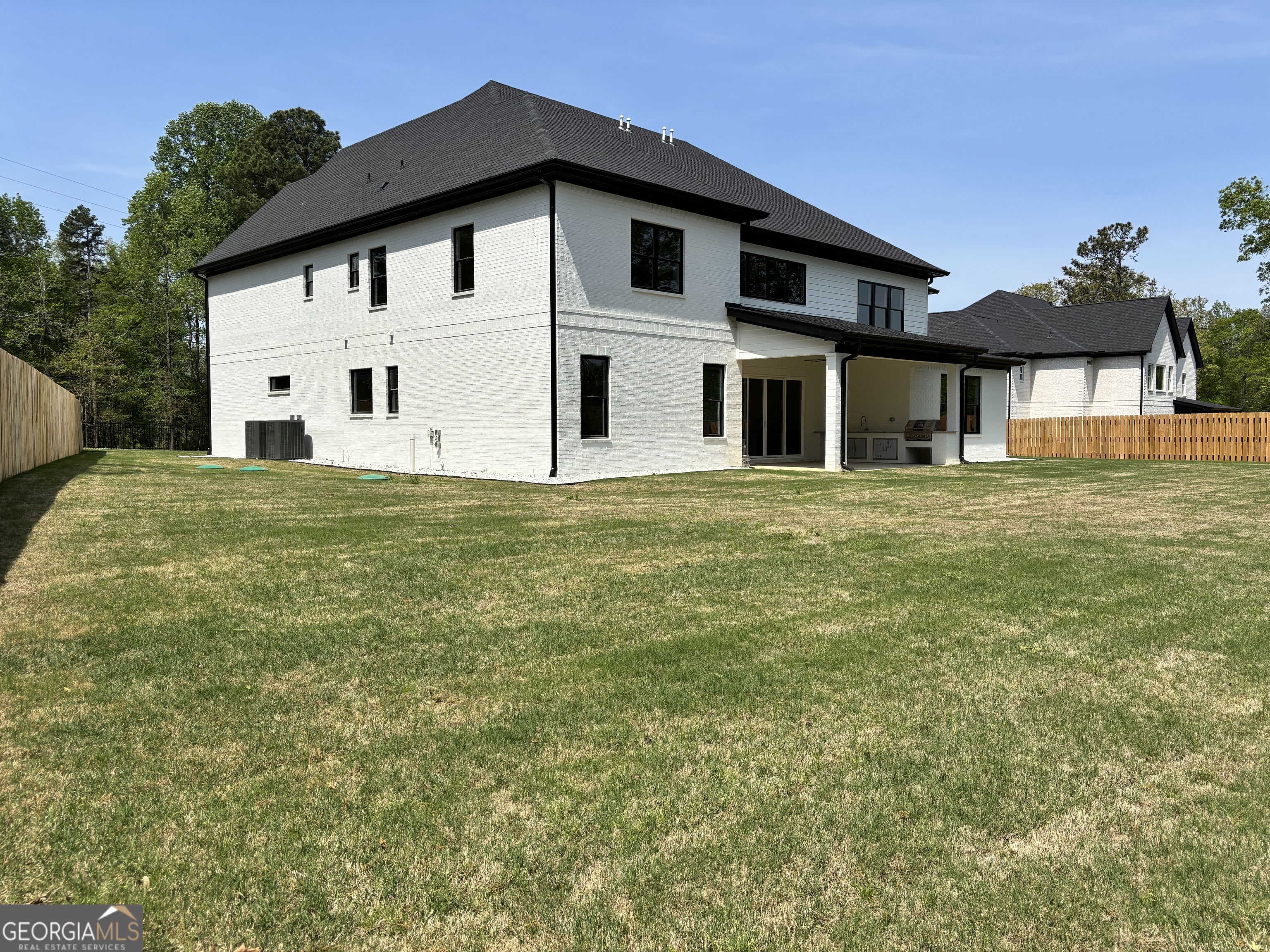 4077 Ridge RD