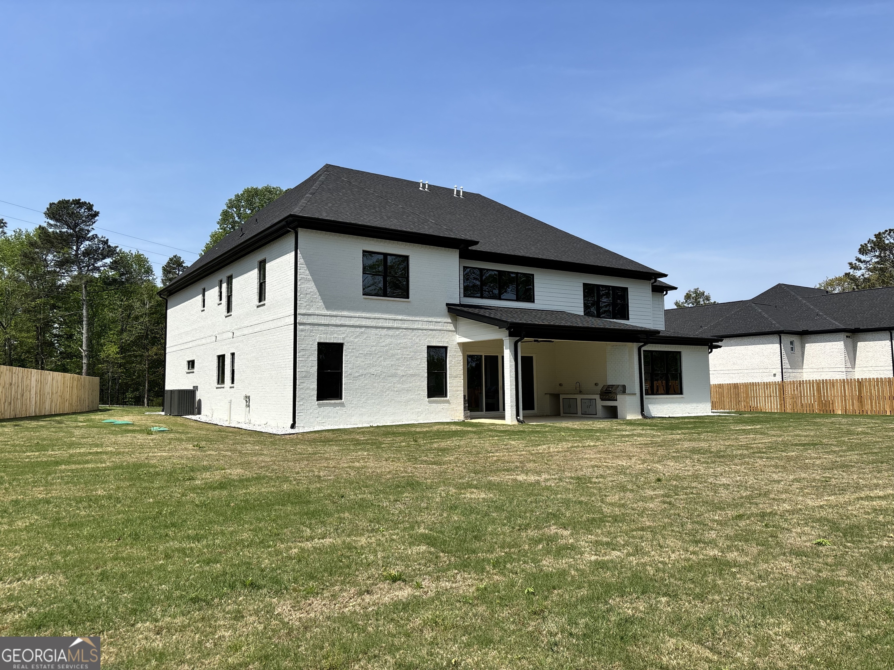 4077 Ridge RD