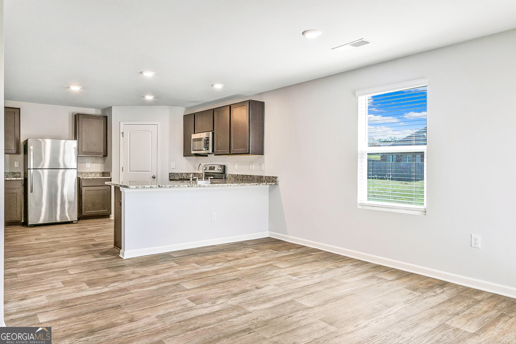 7225 Winterberry CIR