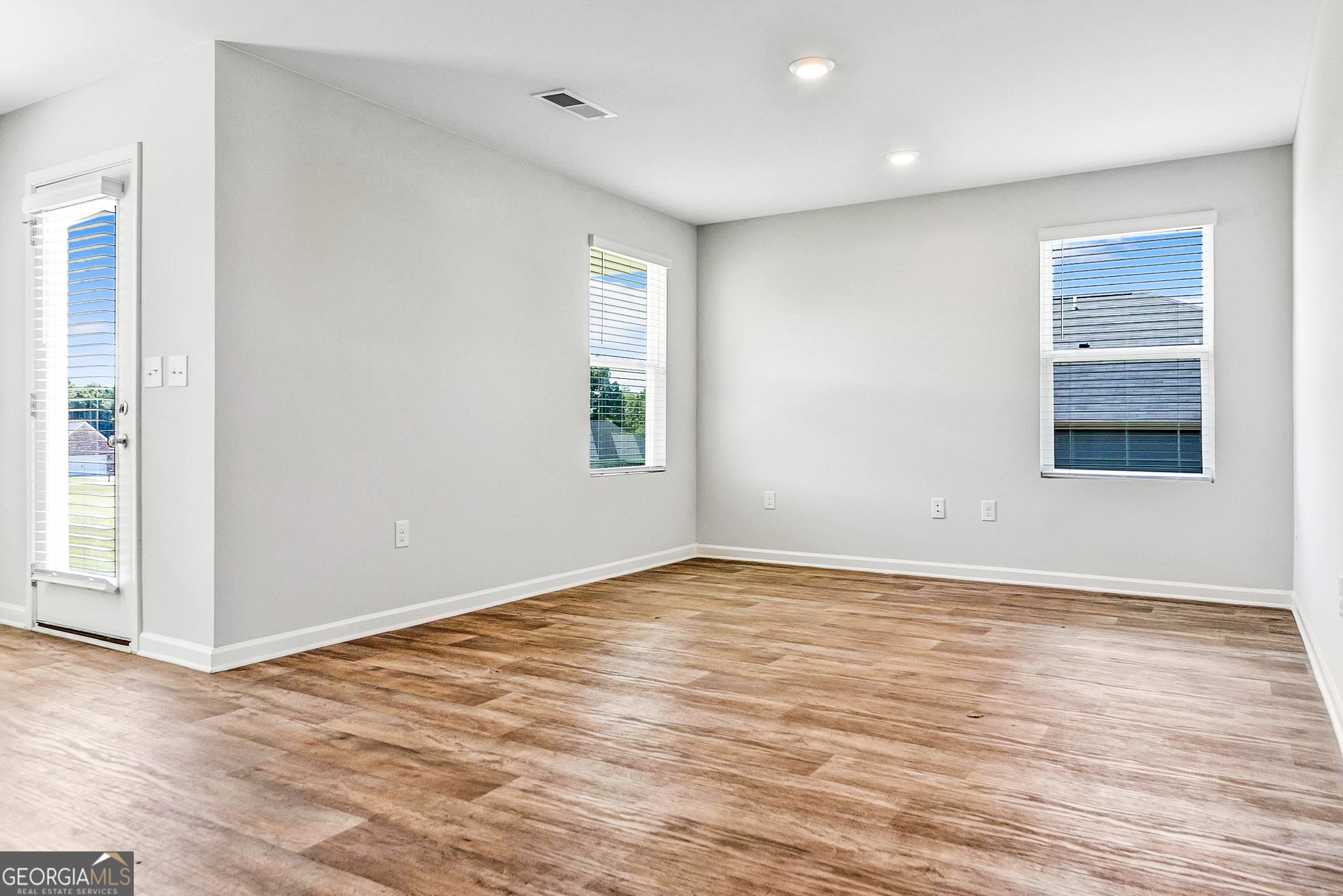 7225 Winterberry CIR