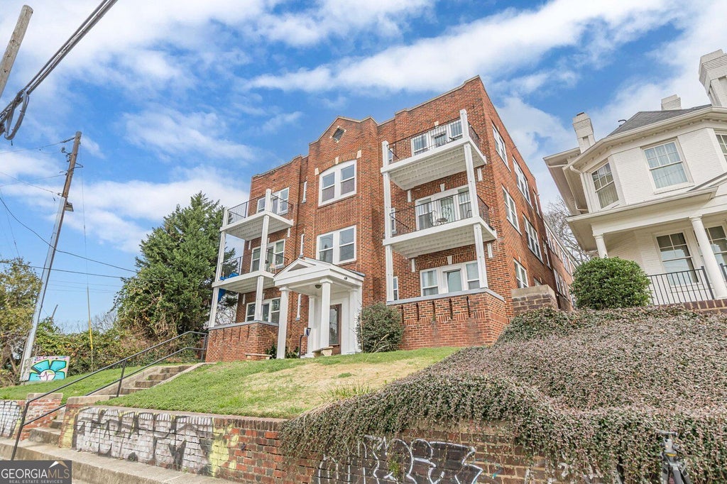 Photo of 373 Moreland Avenue NE #108, Atlanta, GA 30307 (MLS # 10870097)