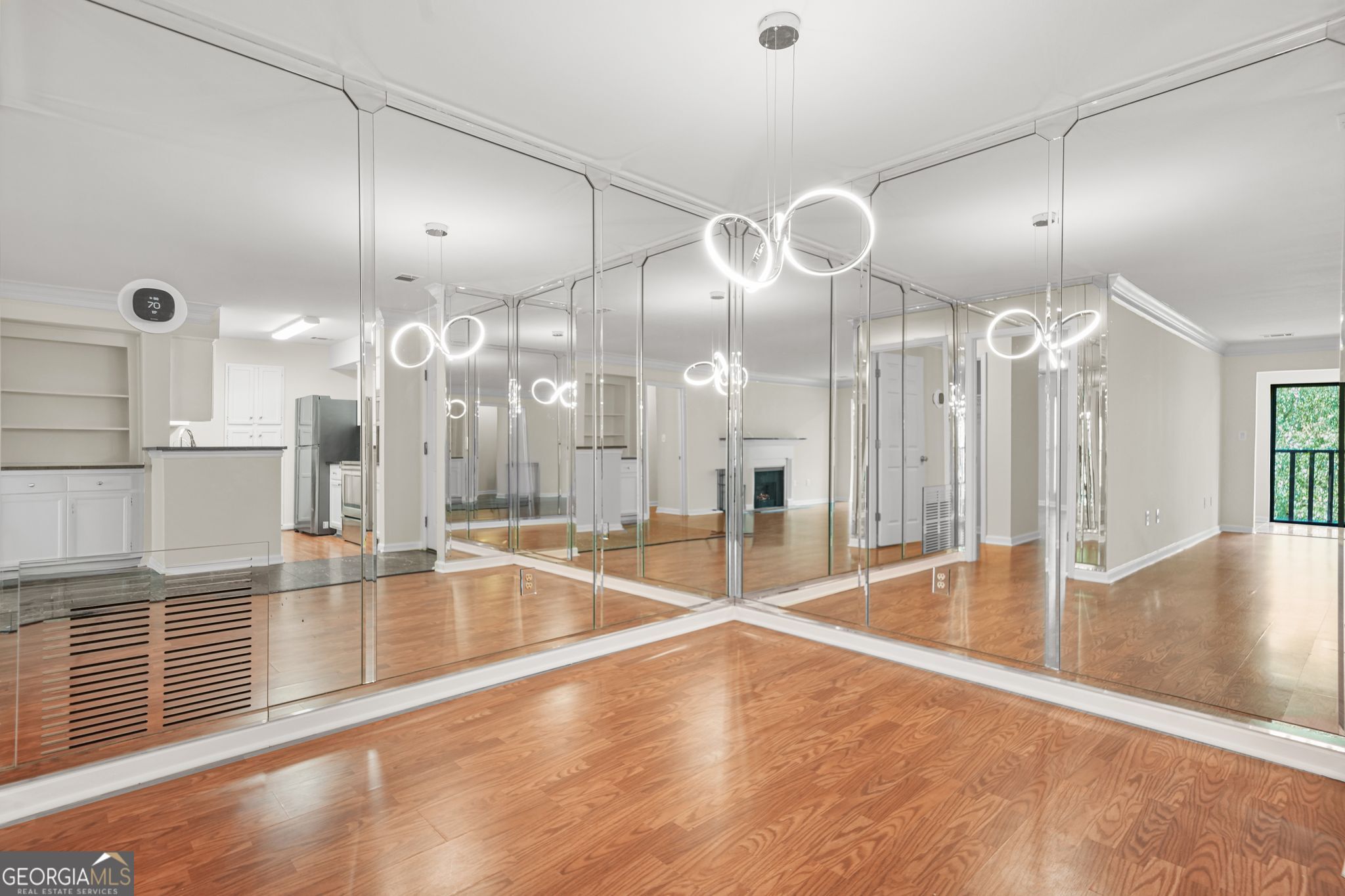 Atlanta, Georgia 30324, United States, 2 Bedrooms Bedrooms, ,2 BathroomsBathrooms,Residential,Active,194530