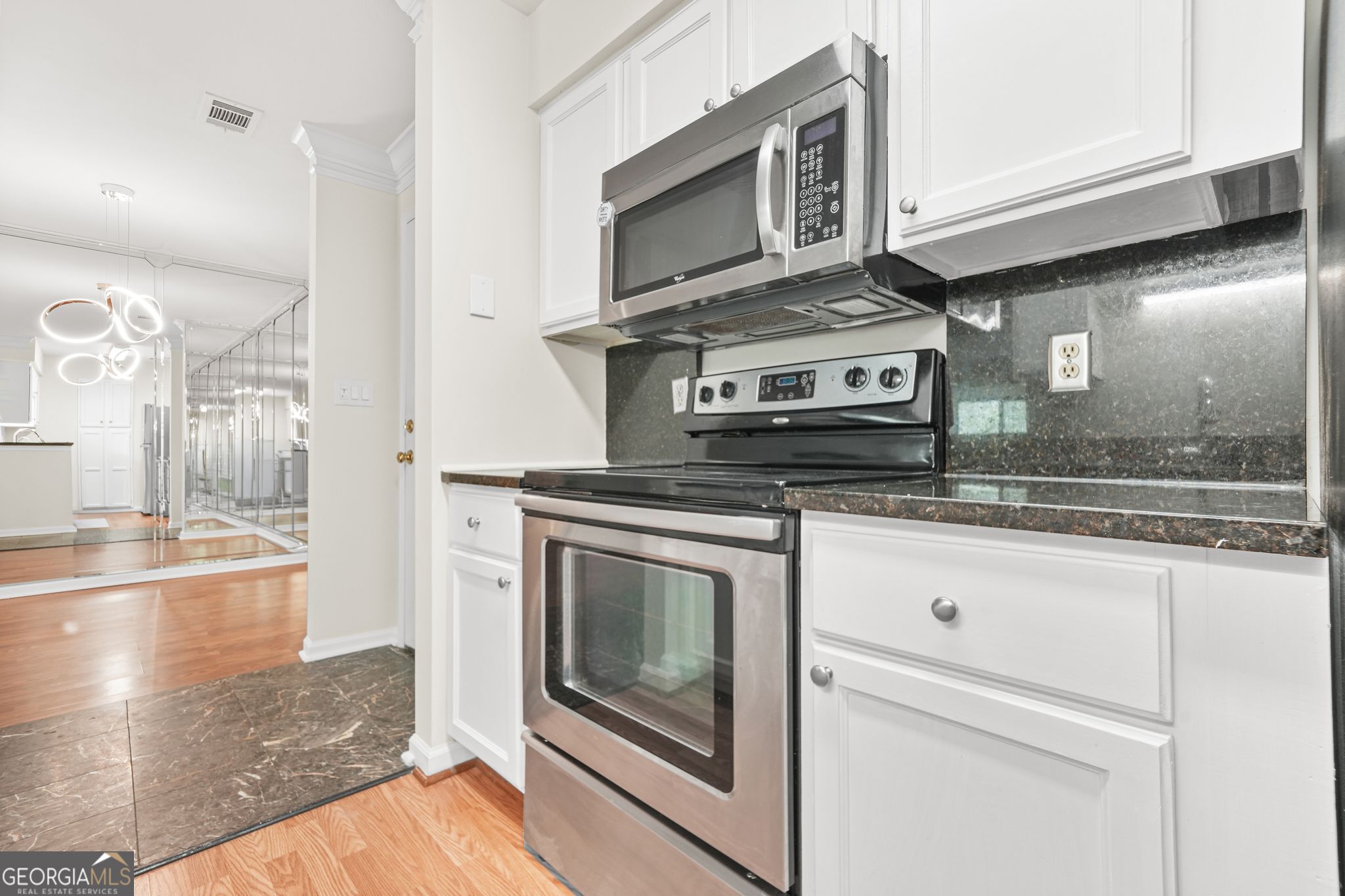 Atlanta, Georgia 30324, United States, 2 Bedrooms Bedrooms, ,2 BathroomsBathrooms,Residential,Active,194530