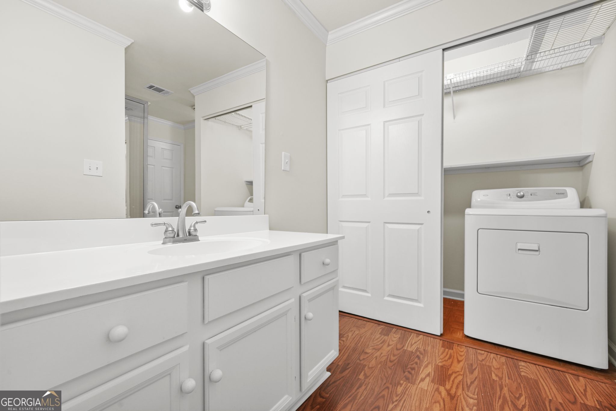 Atlanta, Georgia 30324, United States, 2 Bedrooms Bedrooms, ,2 BathroomsBathrooms,Residential,Active,194530