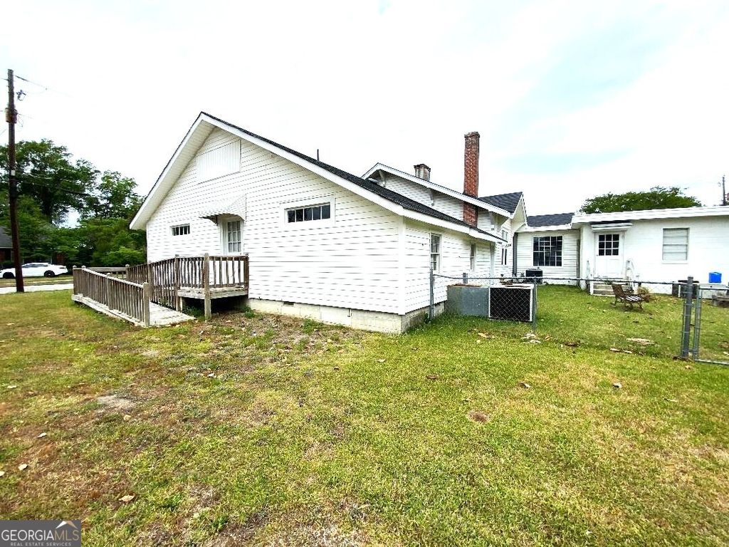 Photo of 425 W Church St, Swainsboro, GA 30401 (MLS # 10756409)