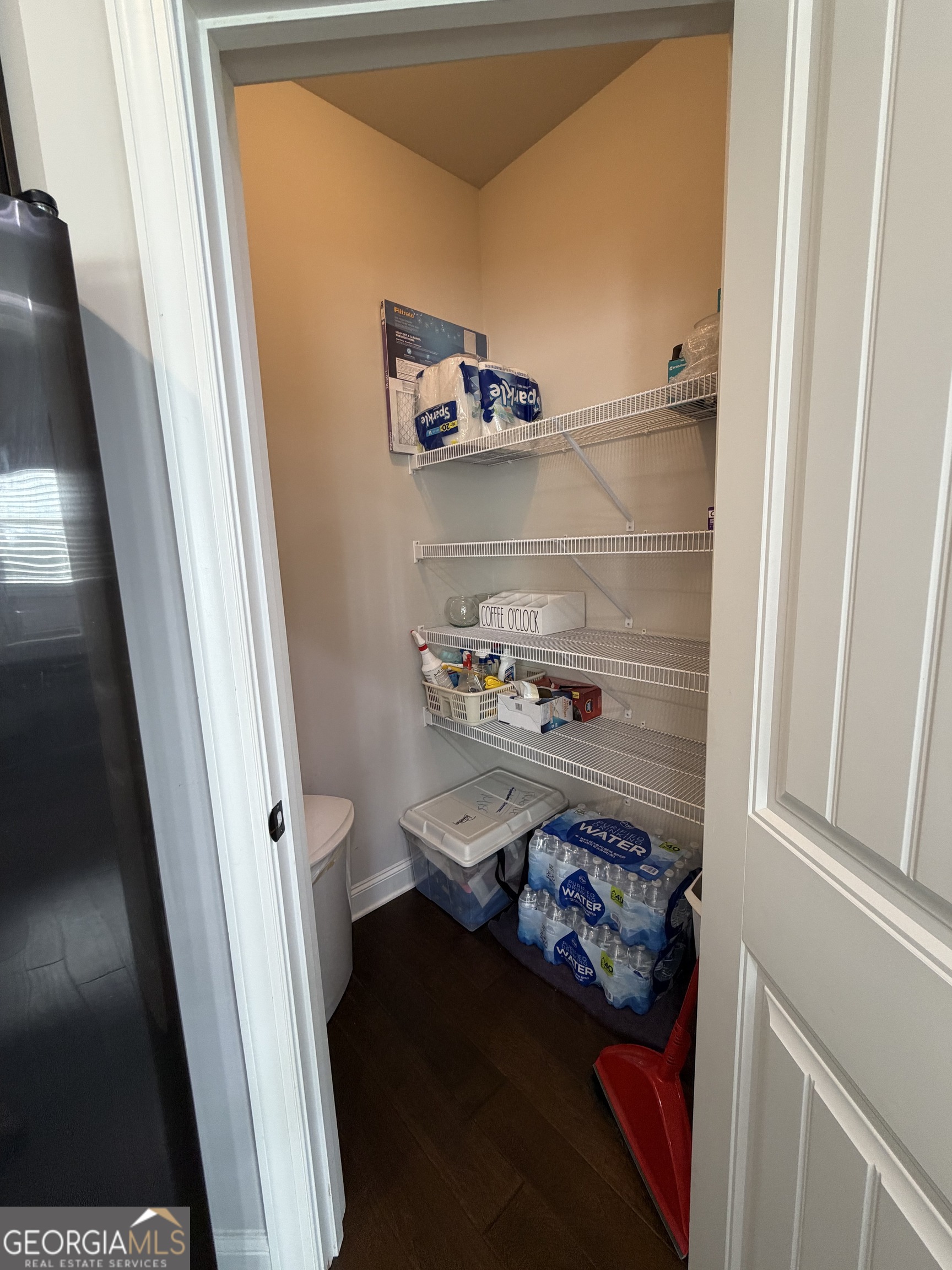 1849 Cedar Oaks LN