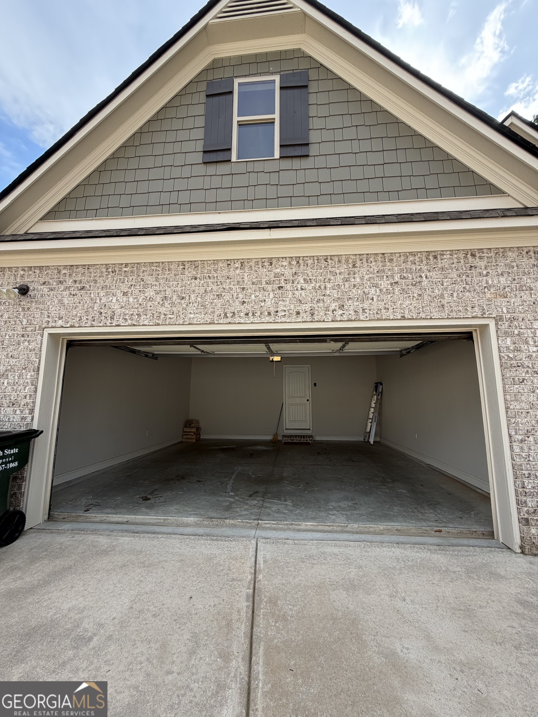 1849 Cedar Oaks LN