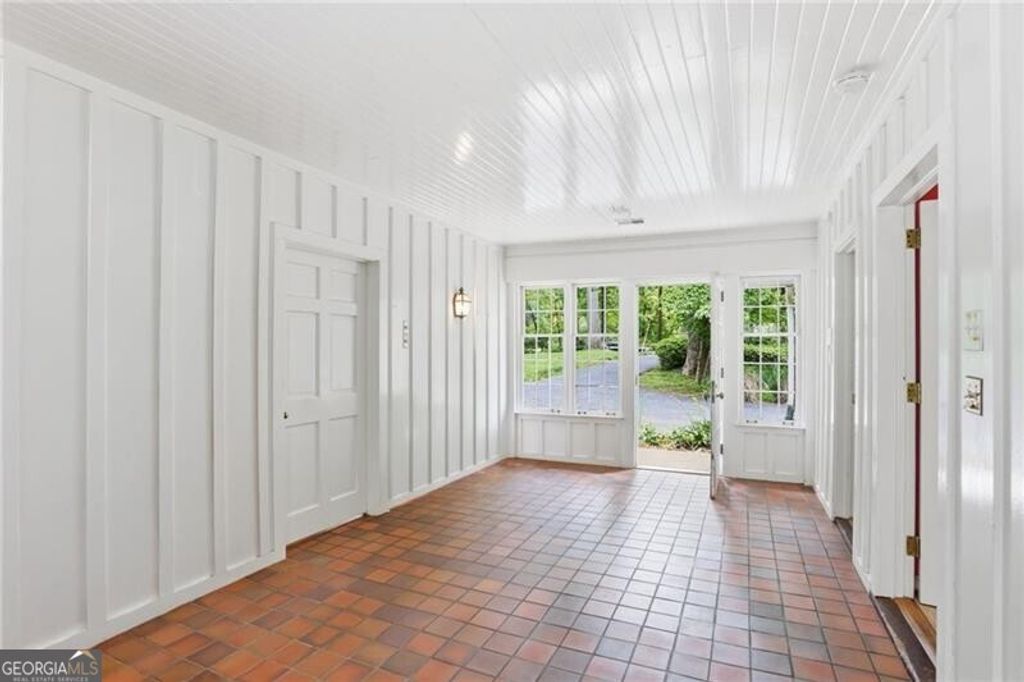 Photo of 544 Bouldercrest Drive SW, Marietta, GA 30064 (MLS # 10765232)