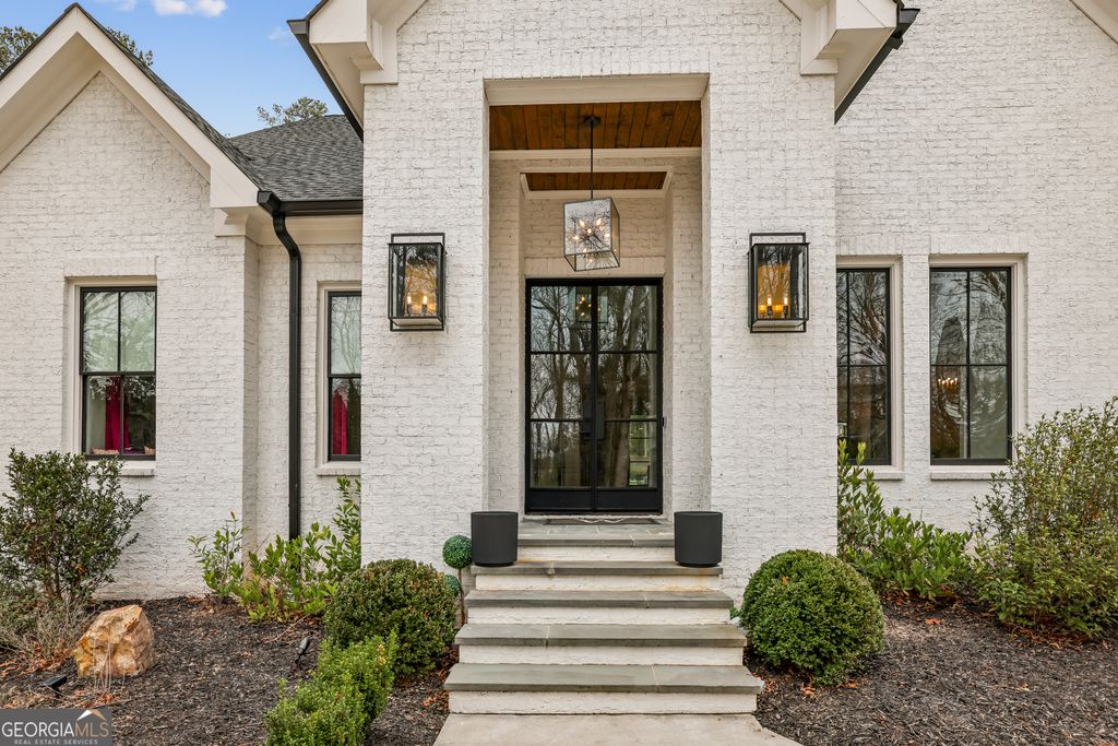 Photo of 6055 Riverside Drive, Atlanta, GA 30328 (MLS # 10763277)