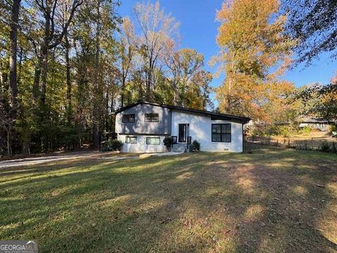 Photo of 2045 Pine Oak Drive SW, Atlanta, GA 30310 (MLS # 10641789)