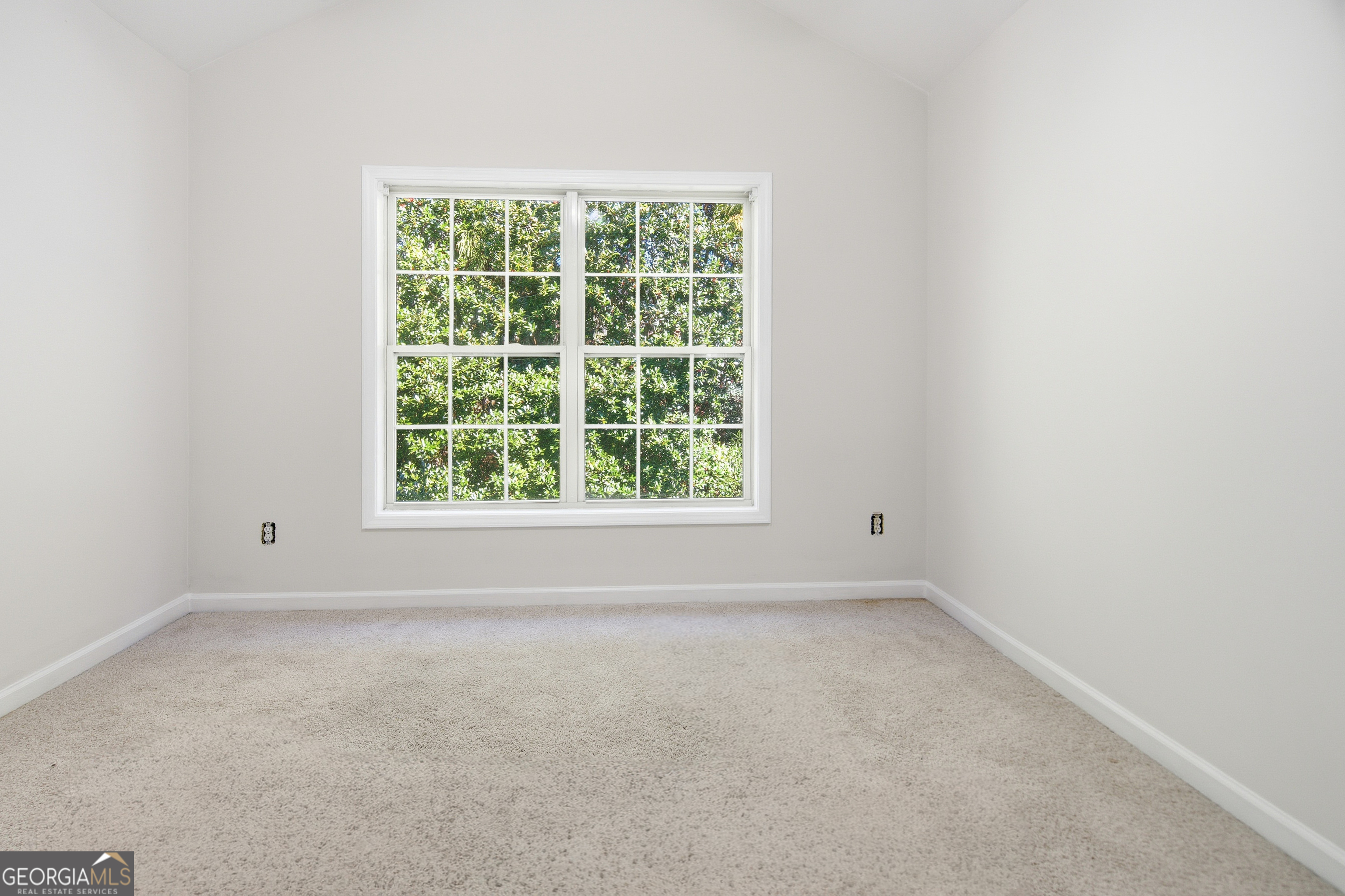 5140 Meridian LN