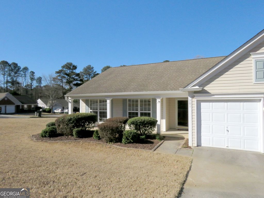 Photo of 301 Park Forest Court NW, Kennesaw, GA 30144 (MLS # 10671432)