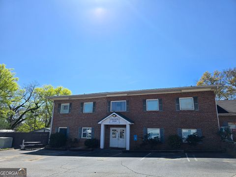 335 N Main AVE Pine Mountain GA 31822