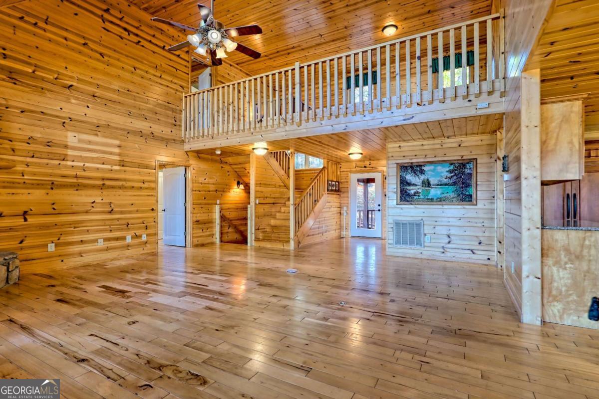 1929 Lakeview Summit DR