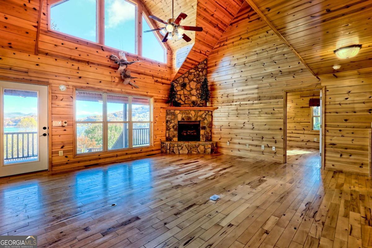 1929 Lakeview Summit DR