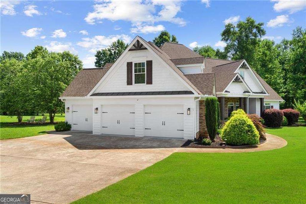 Photo of 119 Sharp Mountain Creek, Ball Ground, GA 30107 (MLS # 10754427)