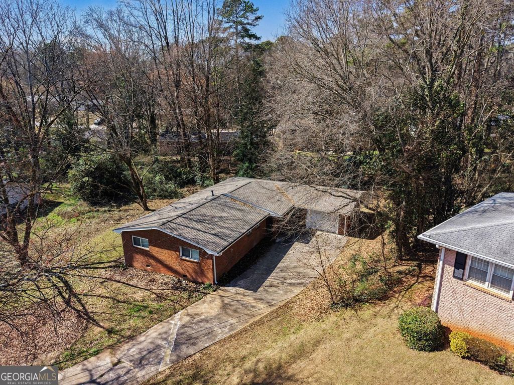 Photo of 3932 Jane Marie Lane, Decatur, GA 30035 (MLS # 10700115)
