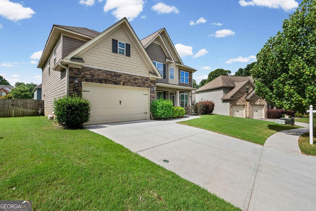 Photo of 1125 Acorn Oak Drive, Lawrenceville, GA 30045 (MLS # 10823114)