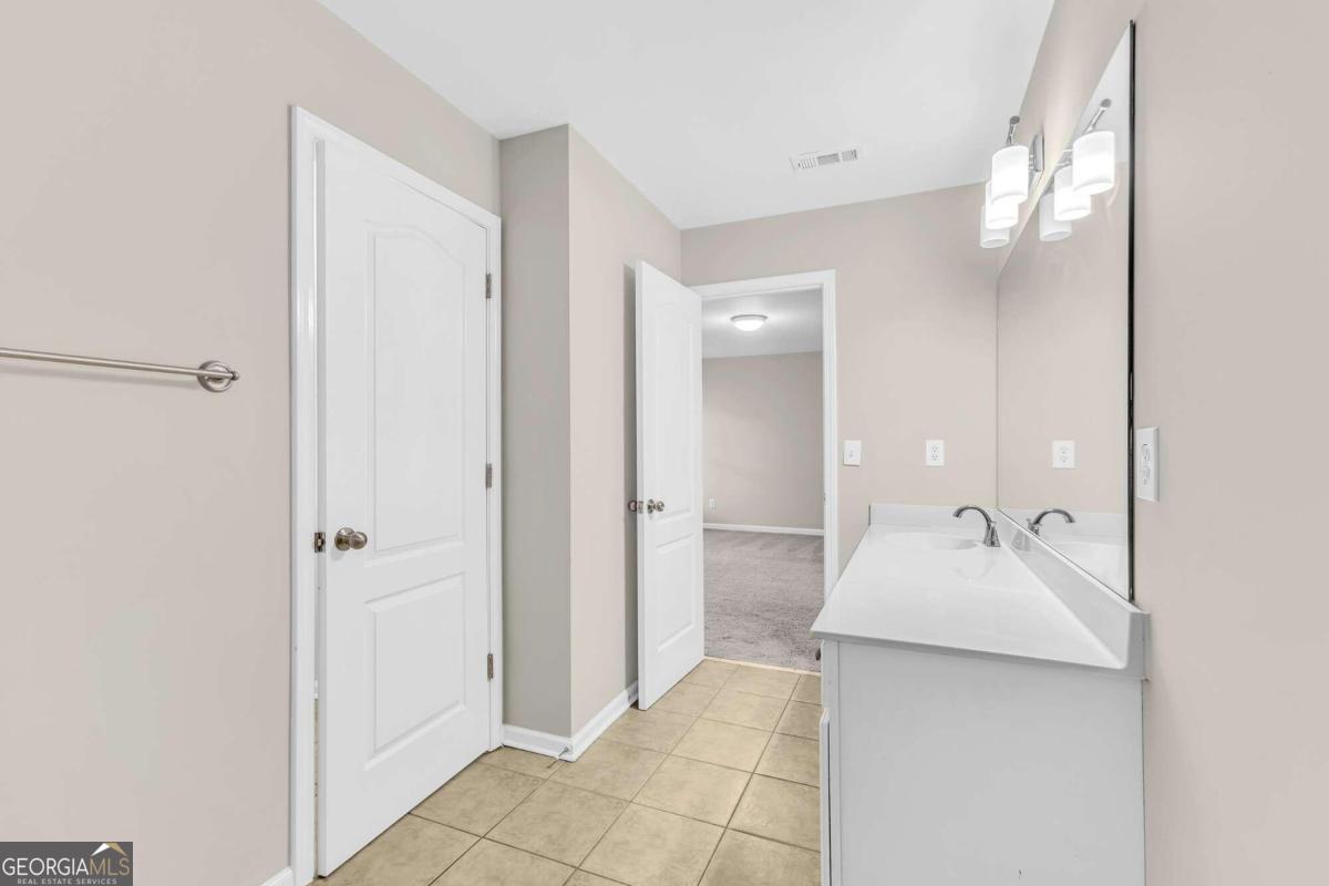 Atlanta, Georgia 30331, United States, 7 Bedrooms Bedrooms, ,5 BathroomsBathrooms,Residential,Active,36237