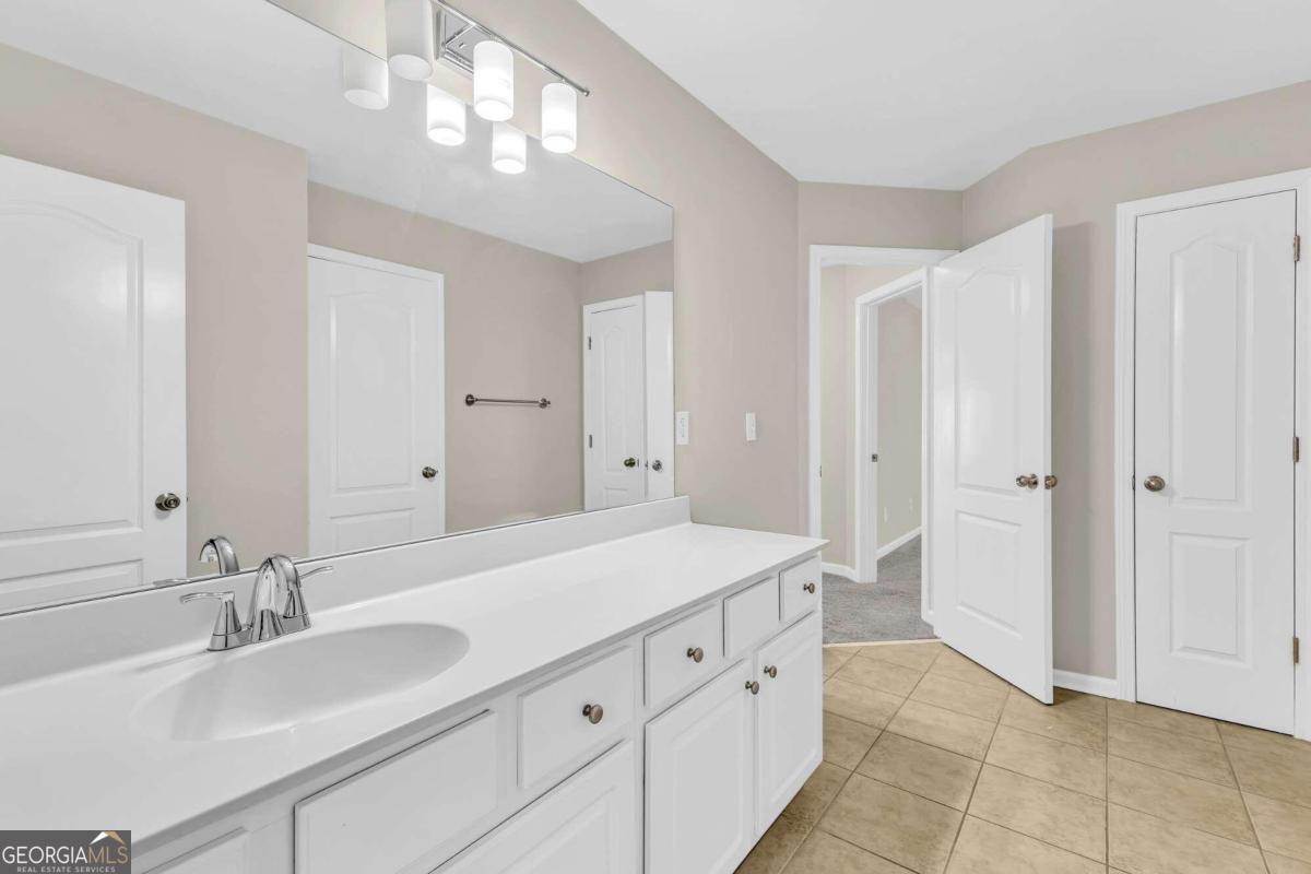 Atlanta, Georgia 30331, United States, 7 Bedrooms Bedrooms, ,5 BathroomsBathrooms,Residential,Active,36237