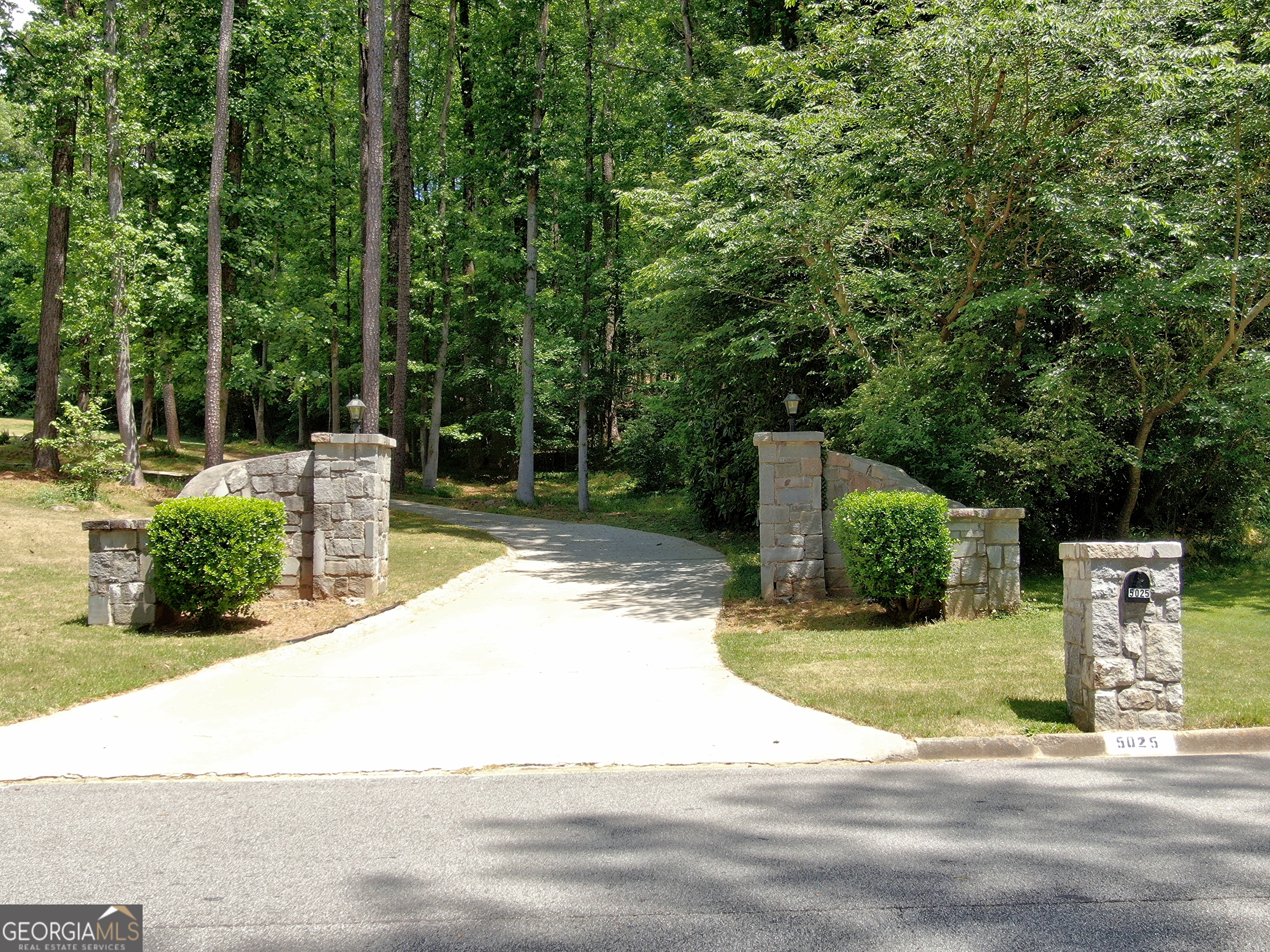5025 Greentree TRL