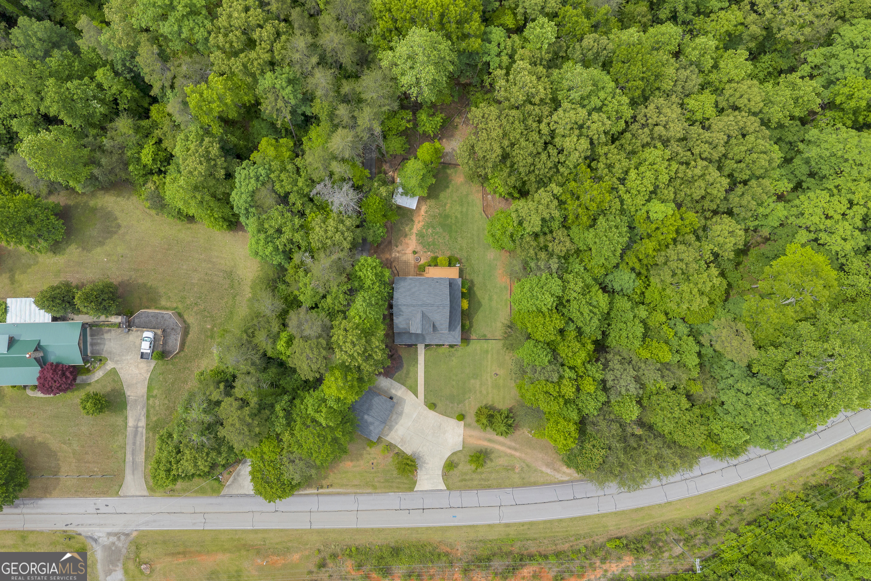 946 Riverdale RD