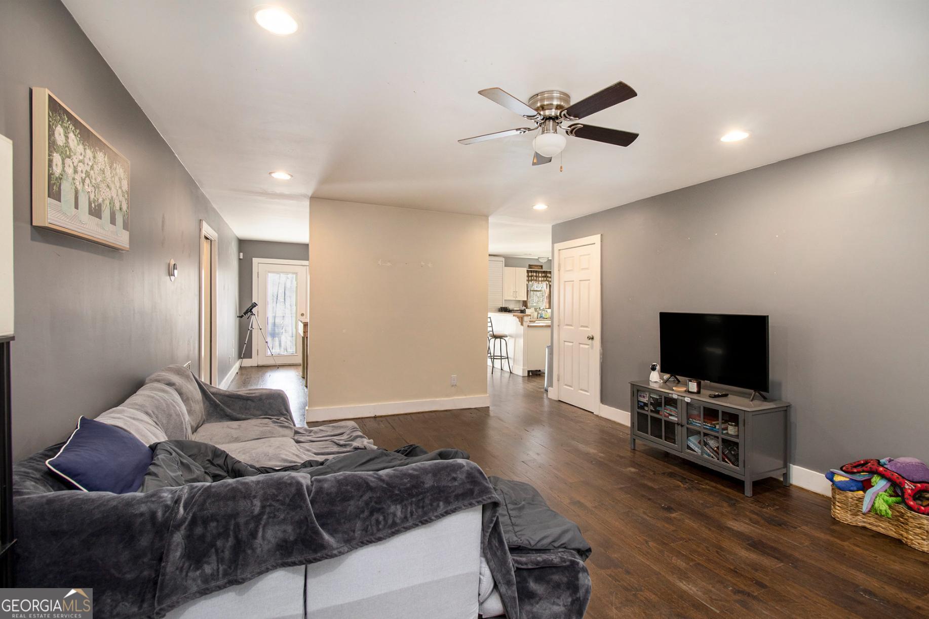 1585 Golden Pond PASS