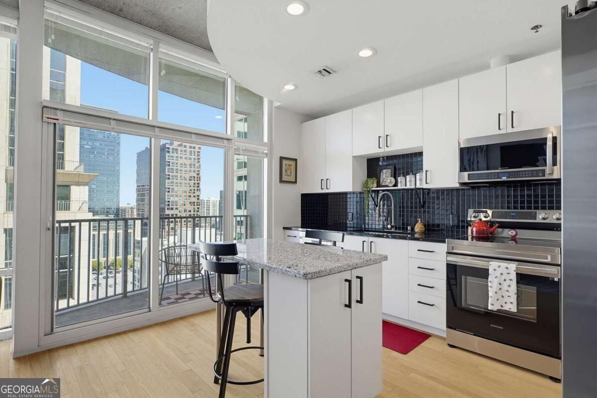 943 Peachtree ST 1403