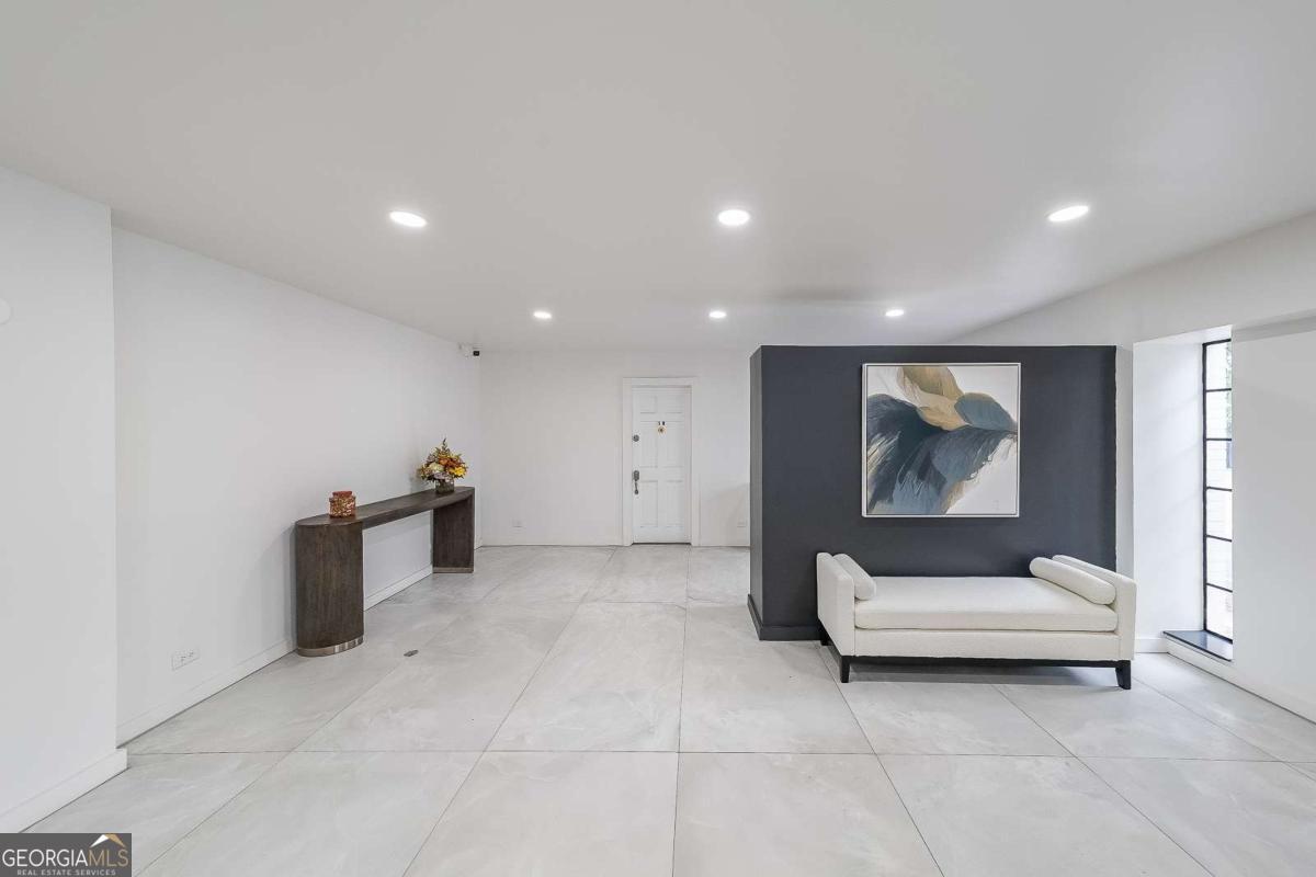 3648 Peachtree RD #4S