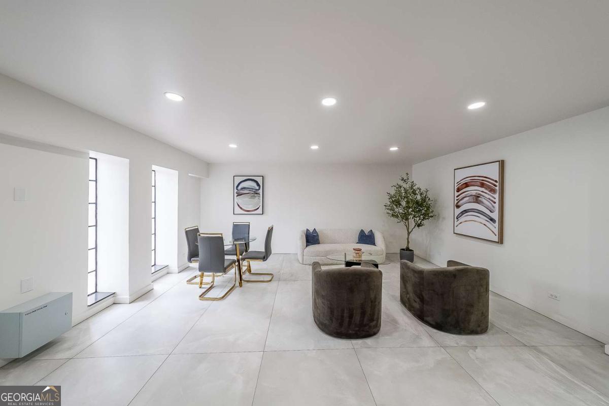 3648 Peachtree RD #4S