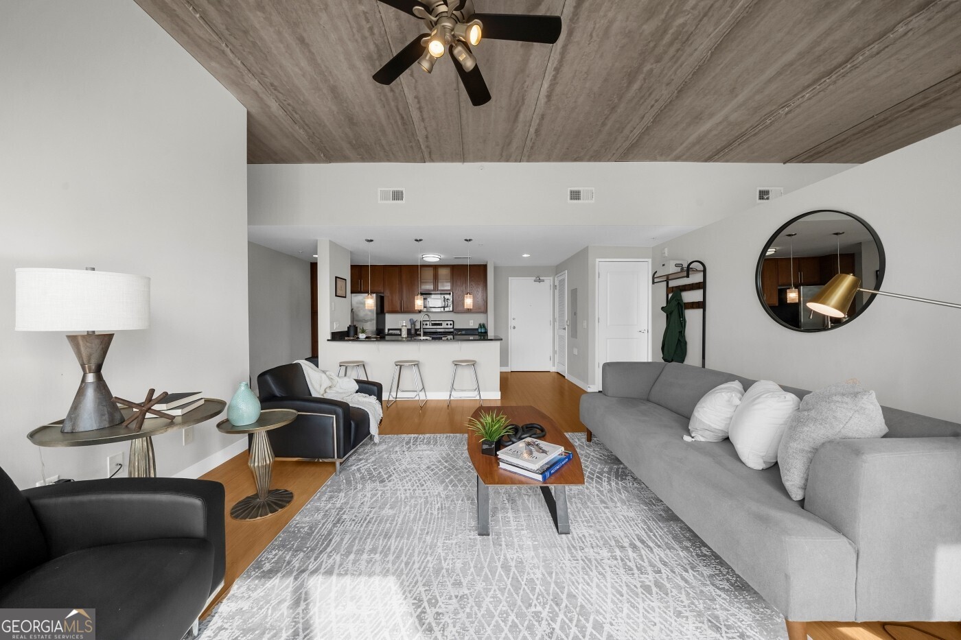 563 Memorial DR SE 504