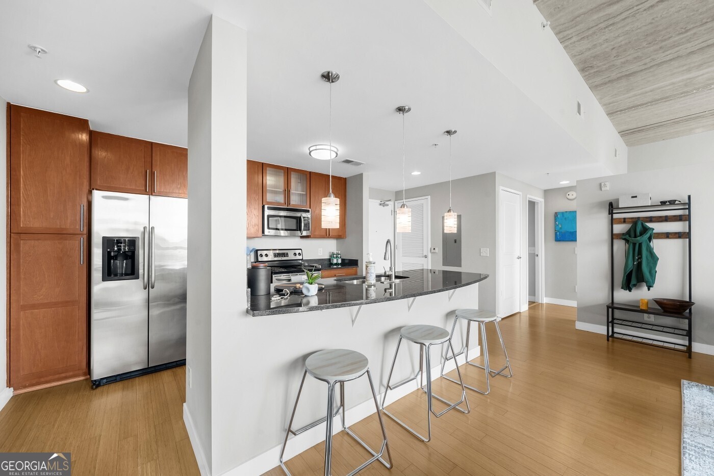 563 Memorial DR SE 504