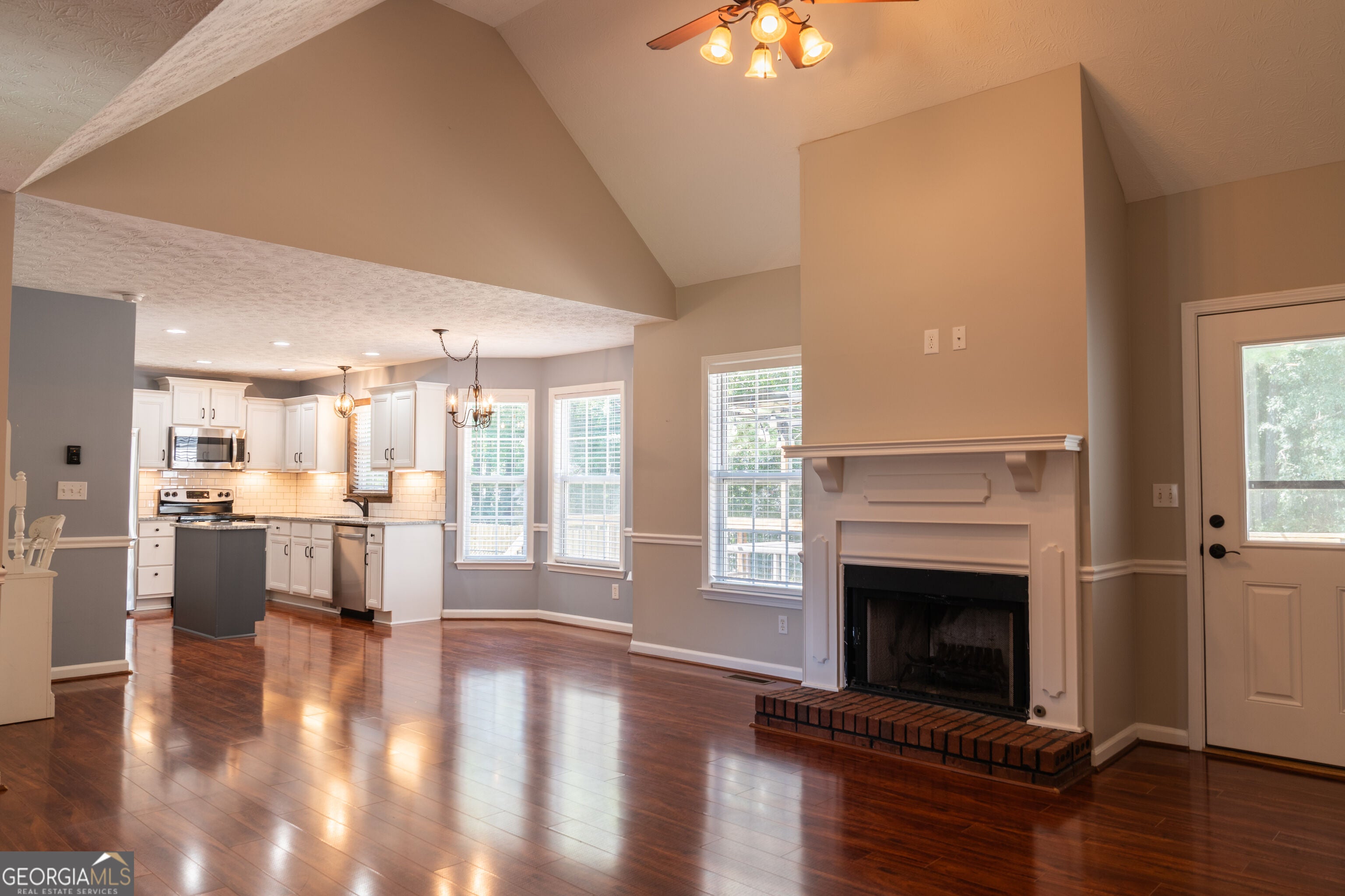 42 Mcpherson LN
