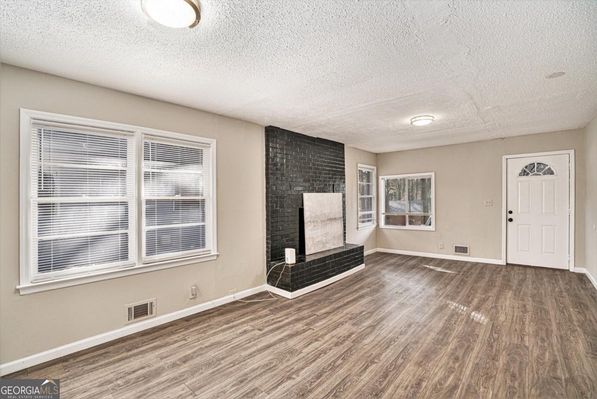 165 Holly RD NW