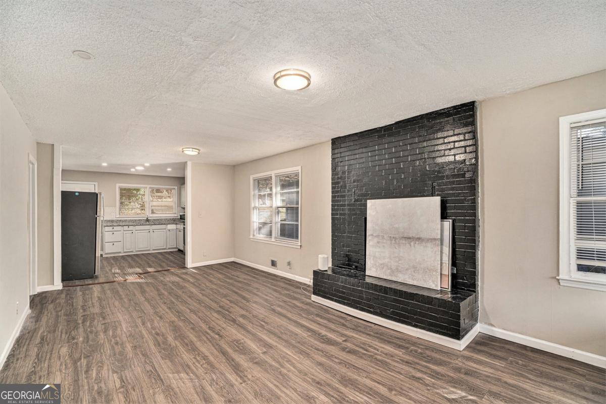 165 Holly RD NW