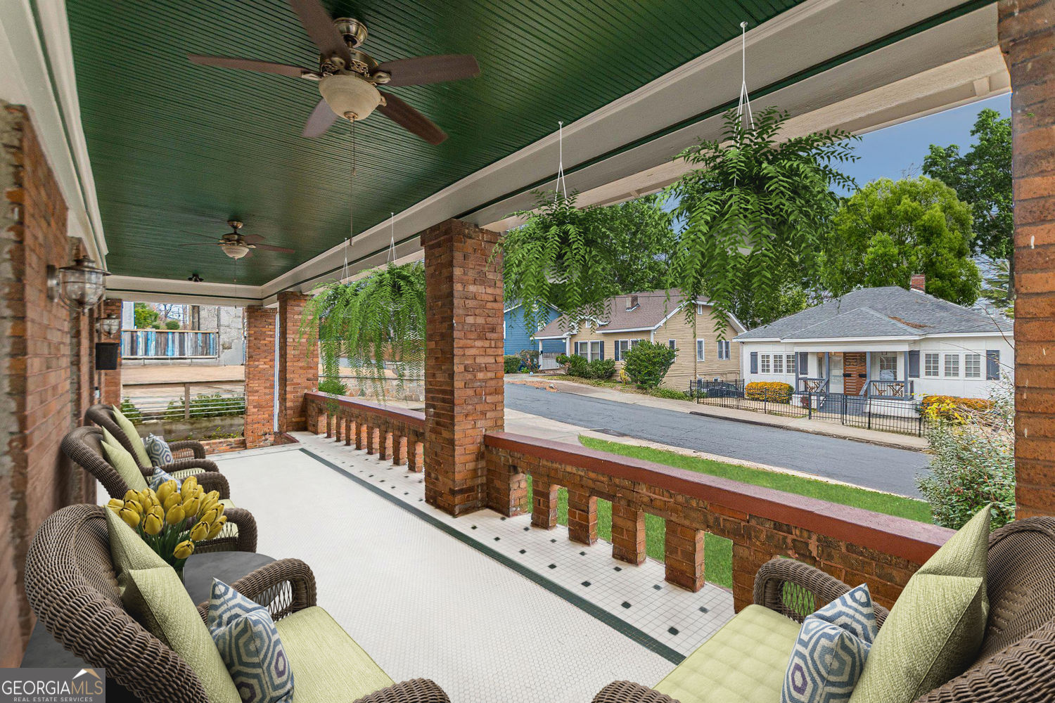 537 Winton TER NE