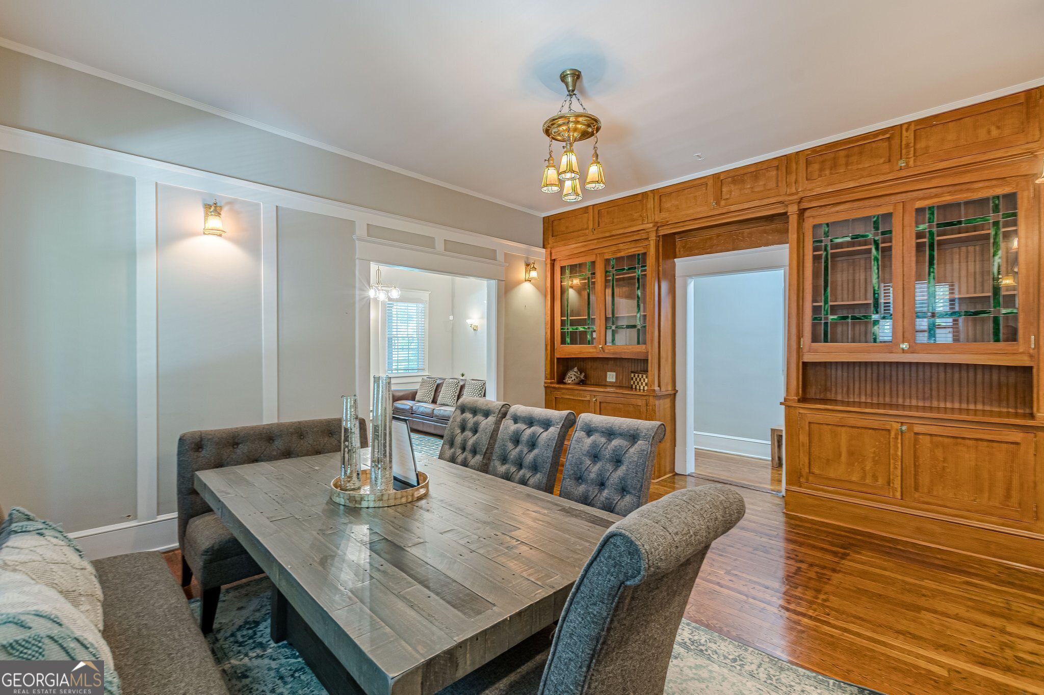 537 Winton TER NE