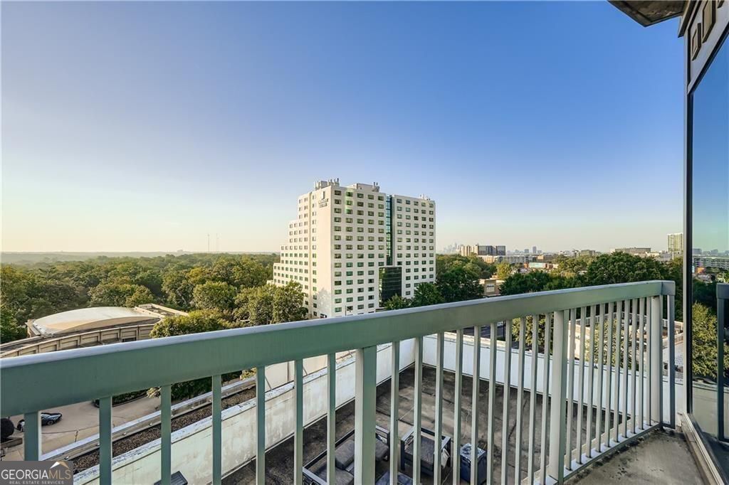 3324 Peachtree RD 902