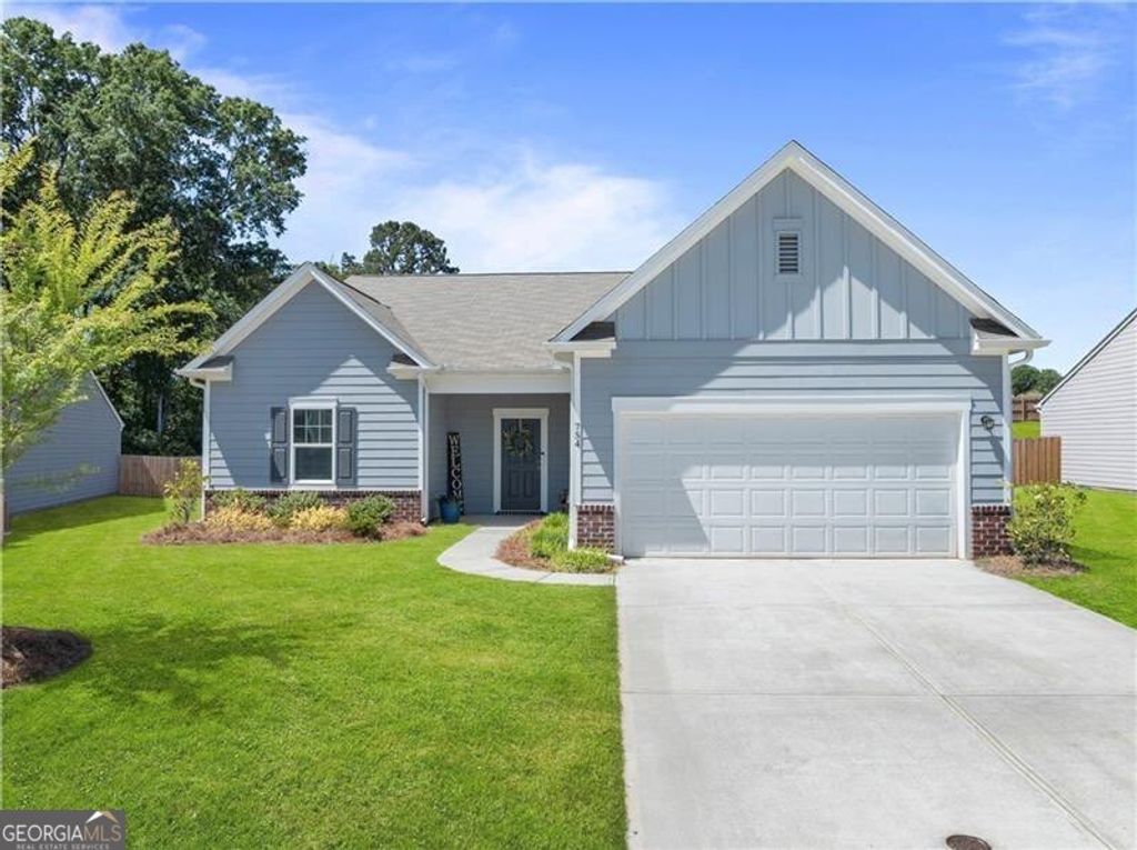 Photo of 754 Bentwater Way, Hoschton, GA 30548 (MLS # 10738971)