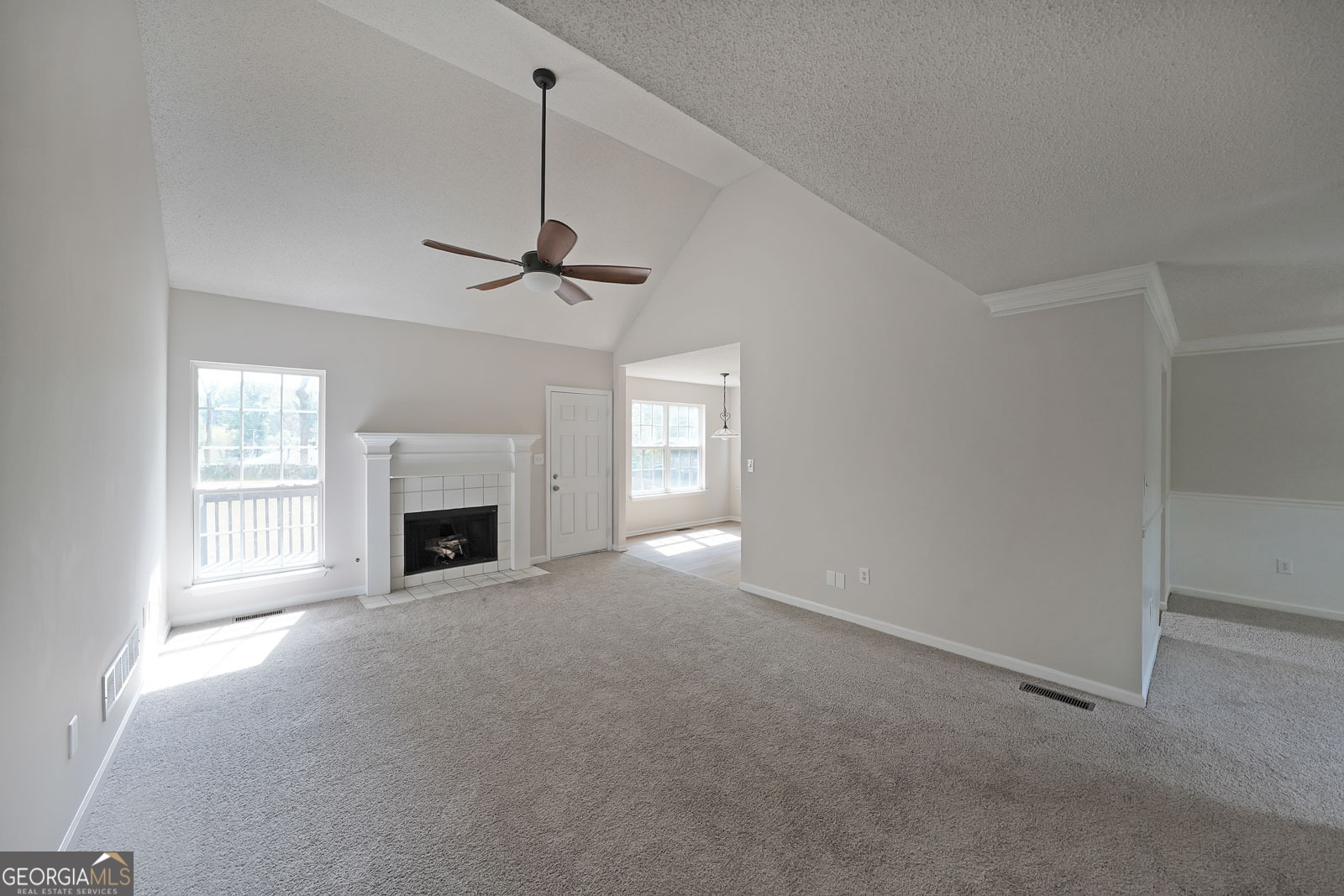 5818 Dogwood CIR