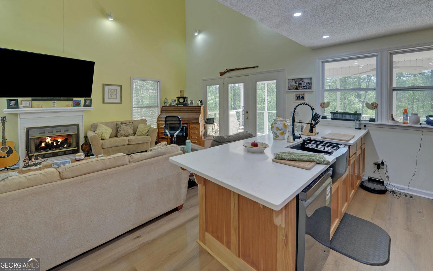 529 Chase Landing RD