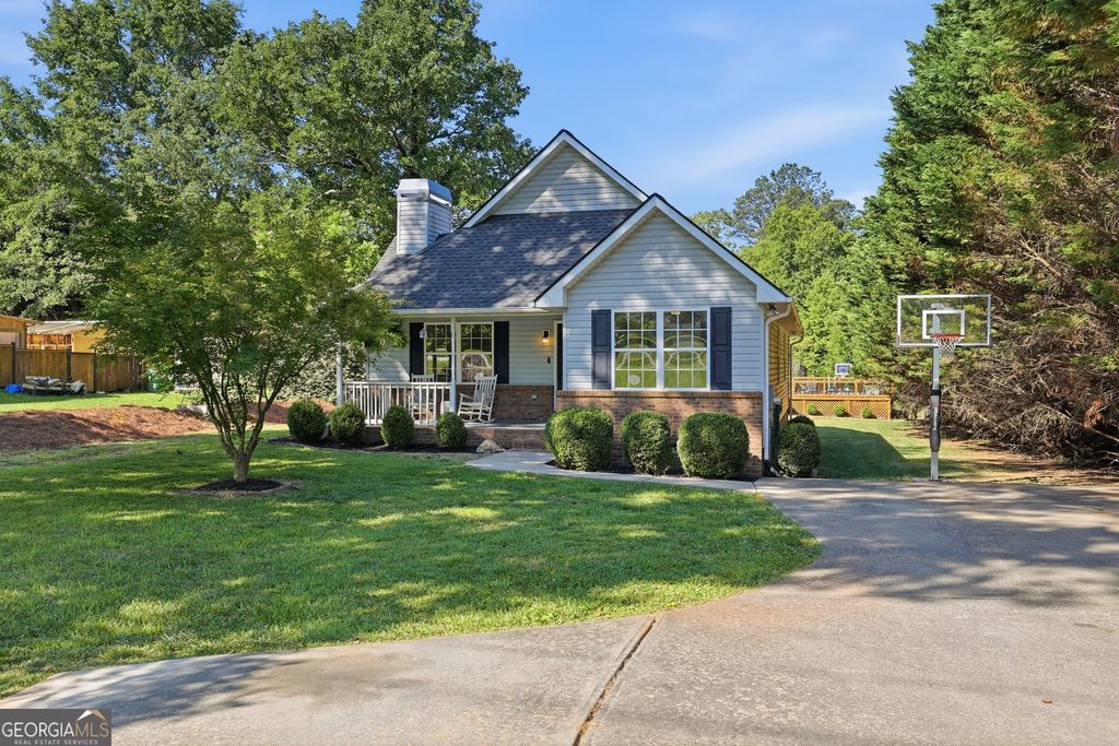 Photo of 981 Hoyt Street, Cornelia, GA 30531 (MLS # 10767118)